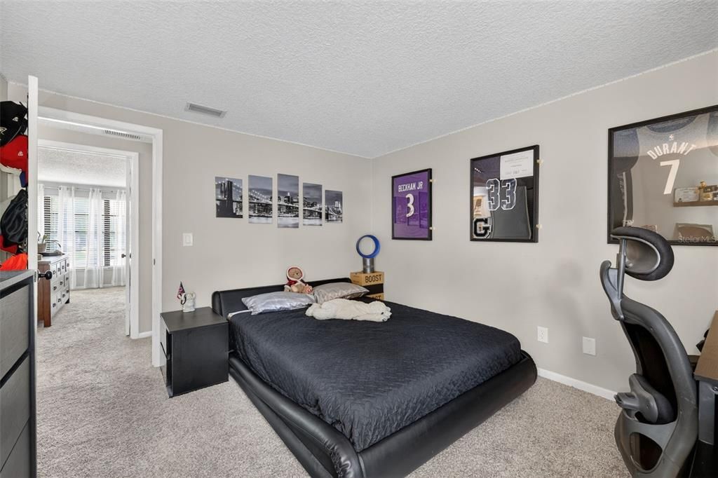 For Sale: $550,000 (3 beds, 2 baths, 1598 Square Feet)