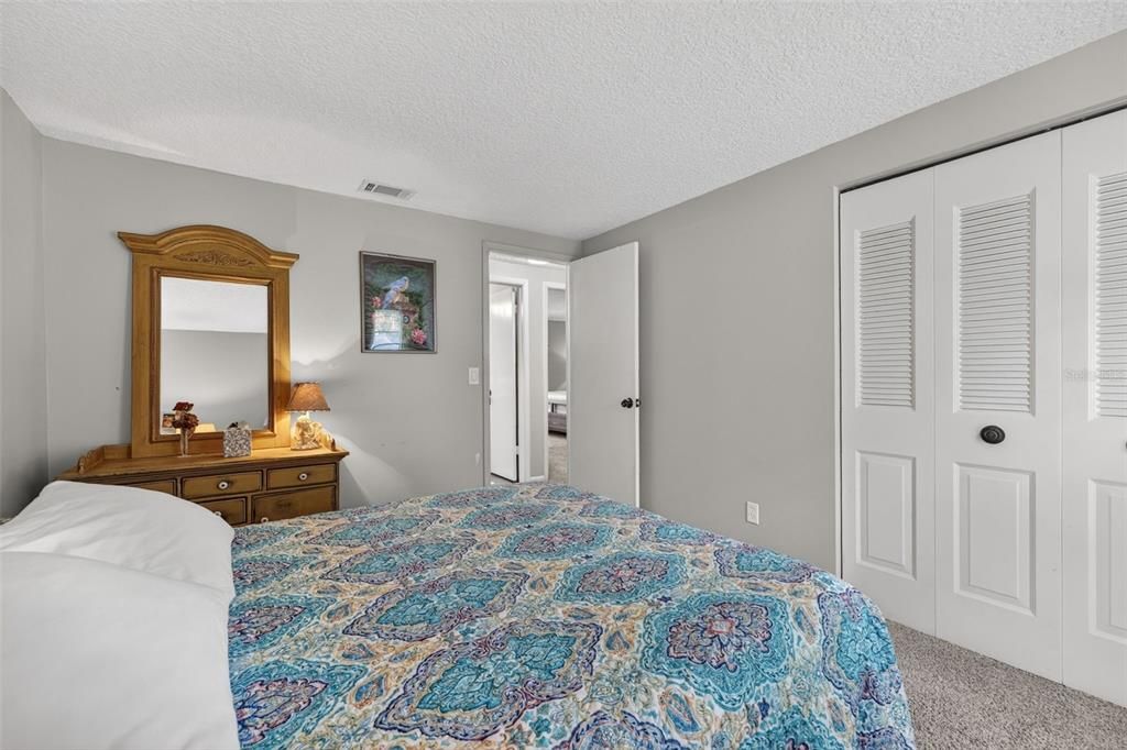 For Sale: $550,000 (3 beds, 2 baths, 1598 Square Feet)
