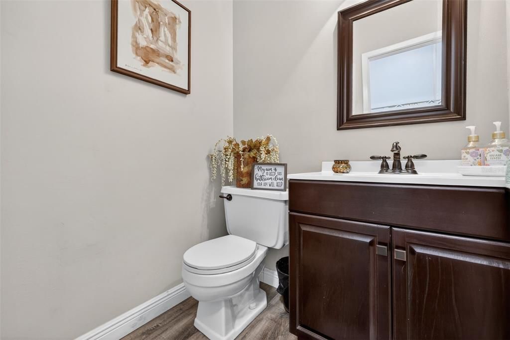 For Sale: $550,000 (3 beds, 2 baths, 1598 Square Feet)