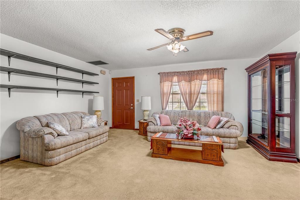 For Sale: $249,900 (2 beds, 2 baths, 1652 Square Feet)