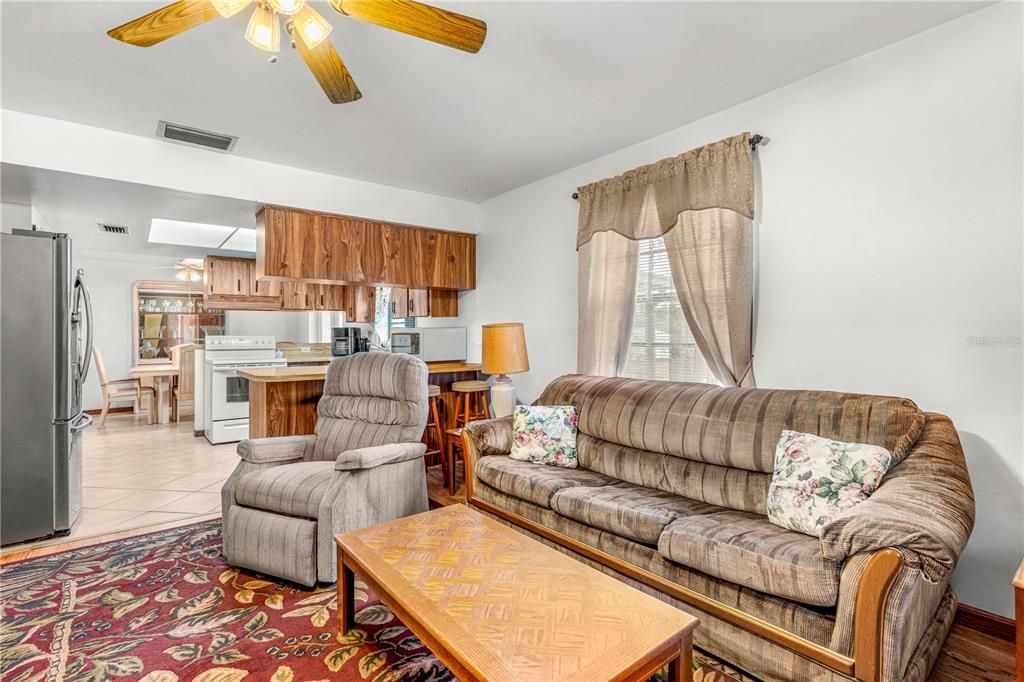 For Sale: $249,900 (2 beds, 2 baths, 1652 Square Feet)
