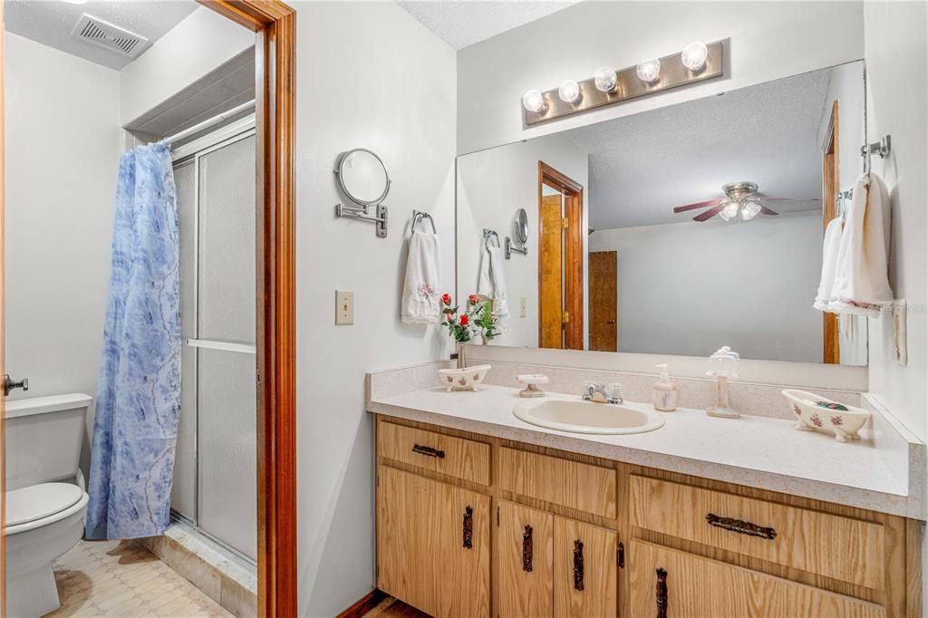 For Sale: $249,900 (2 beds, 2 baths, 1652 Square Feet)