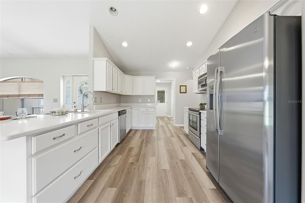 For Sale: $1,100,000 (3 beds, 2 baths, 1727 Square Feet)