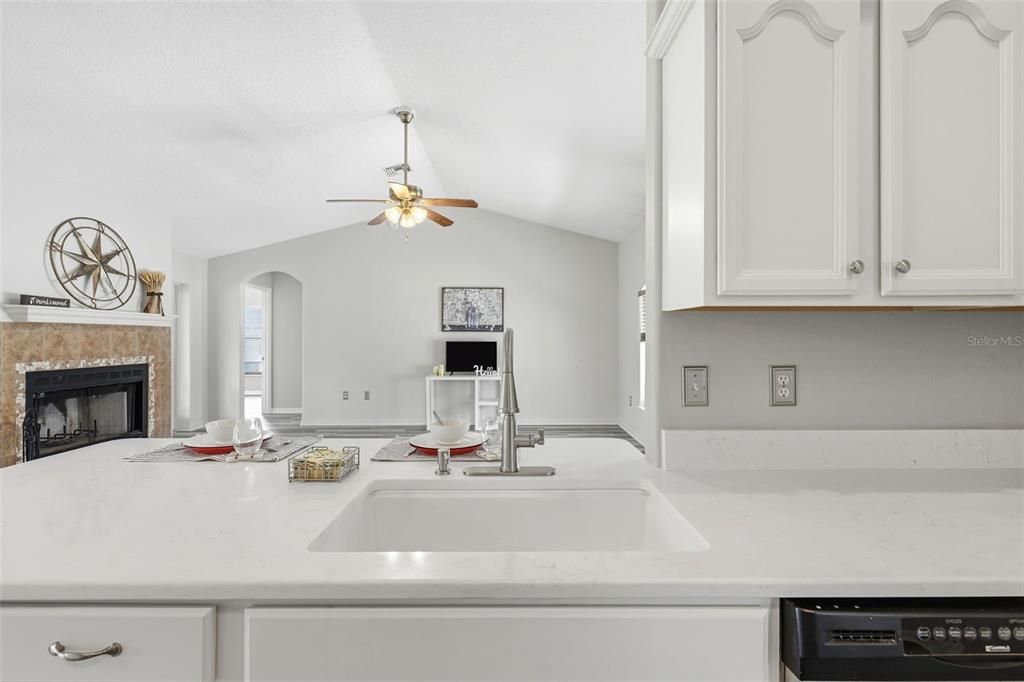 For Sale: $1,100,000 (3 beds, 2 baths, 1727 Square Feet)