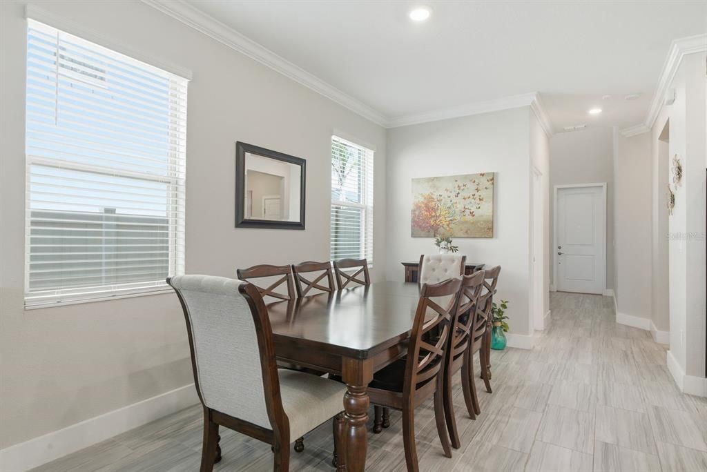 For Sale: $499,999 (5 beds, 3 baths, 2466 Square Feet)