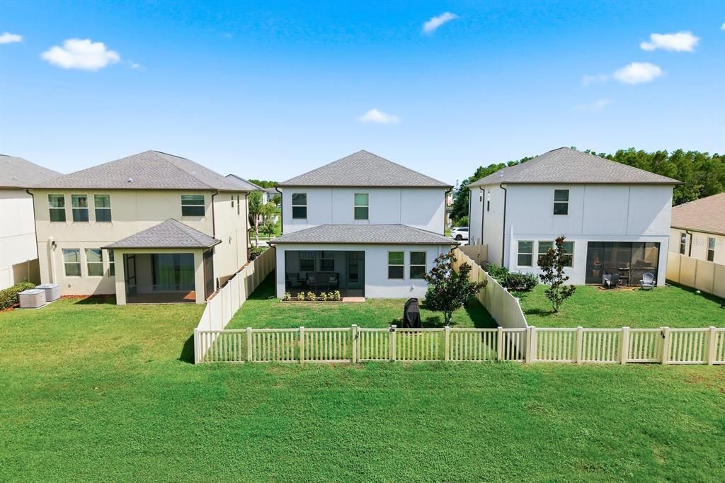 For Sale: $499,999 (5 beds, 3 baths, 2466 Square Feet)