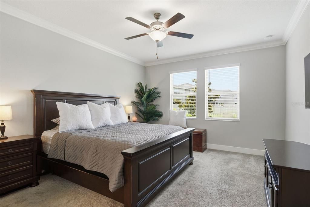 For Sale: $499,999 (5 beds, 3 baths, 2466 Square Feet)