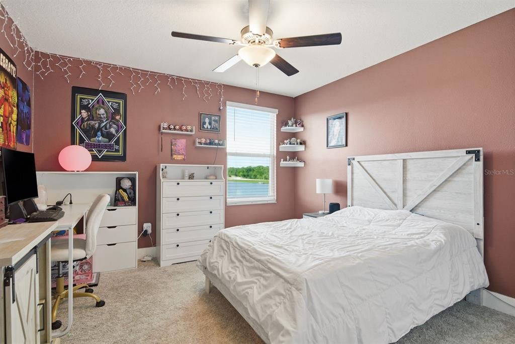 For Sale: $499,999 (5 beds, 3 baths, 2466 Square Feet)