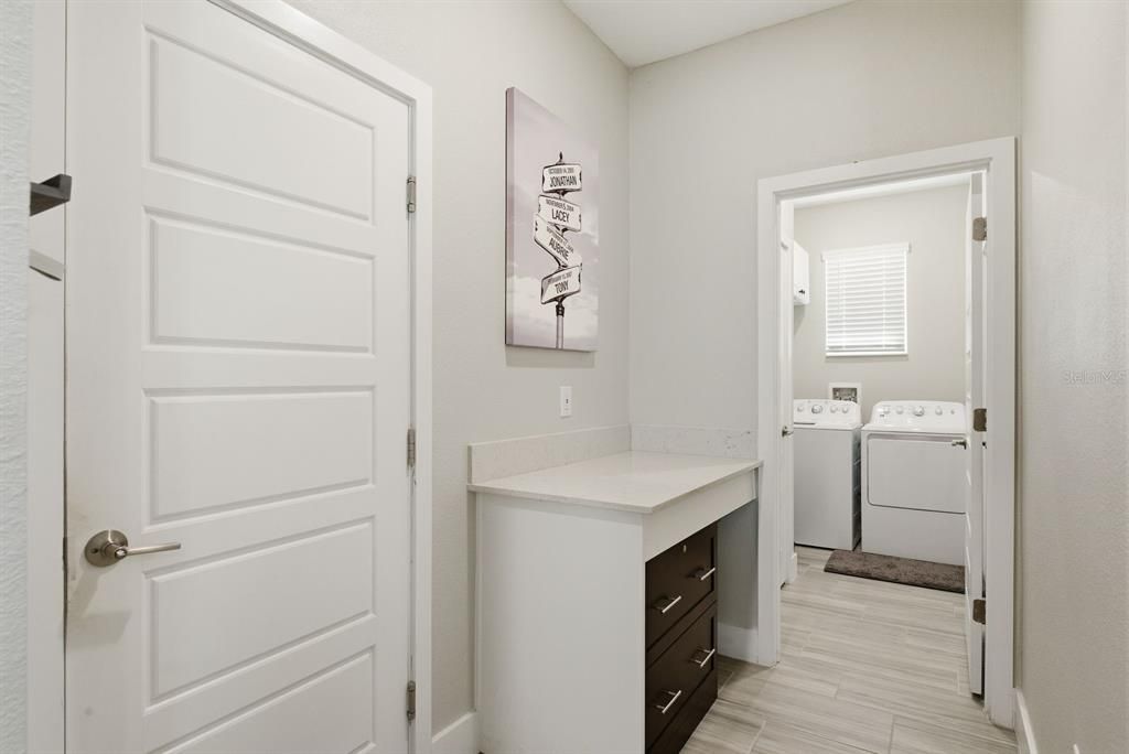 For Sale: $499,999 (5 beds, 3 baths, 2466 Square Feet)