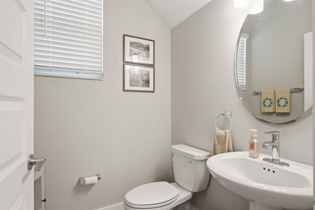 For Sale: $499,999 (5 beds, 3 baths, 2466 Square Feet)
