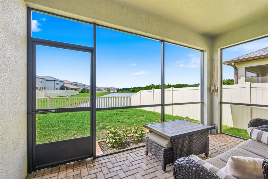 For Sale: $499,999 (5 beds, 3 baths, 2466 Square Feet)