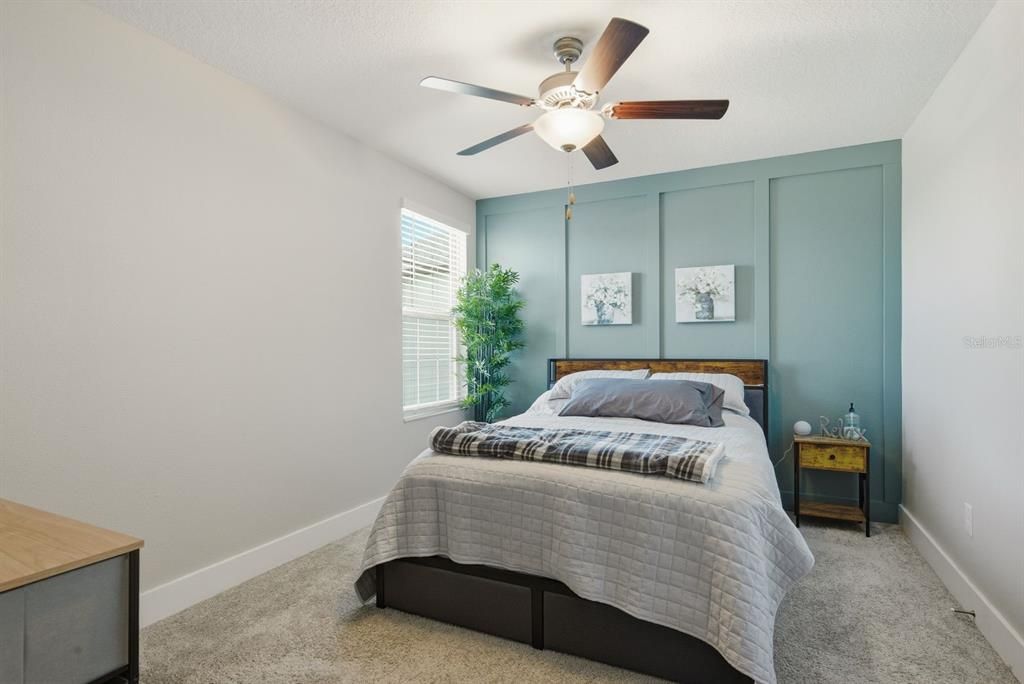 For Sale: $499,999 (5 beds, 3 baths, 2466 Square Feet)