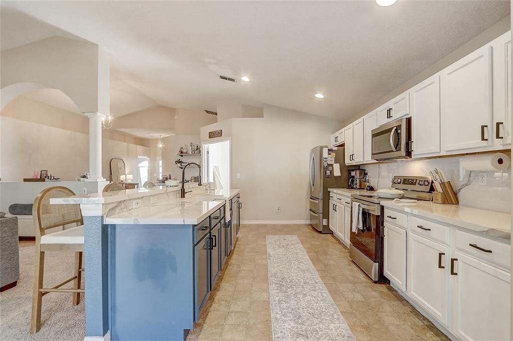For Sale: $320,000 (4 beds, 2 baths, 1808 Square Feet)