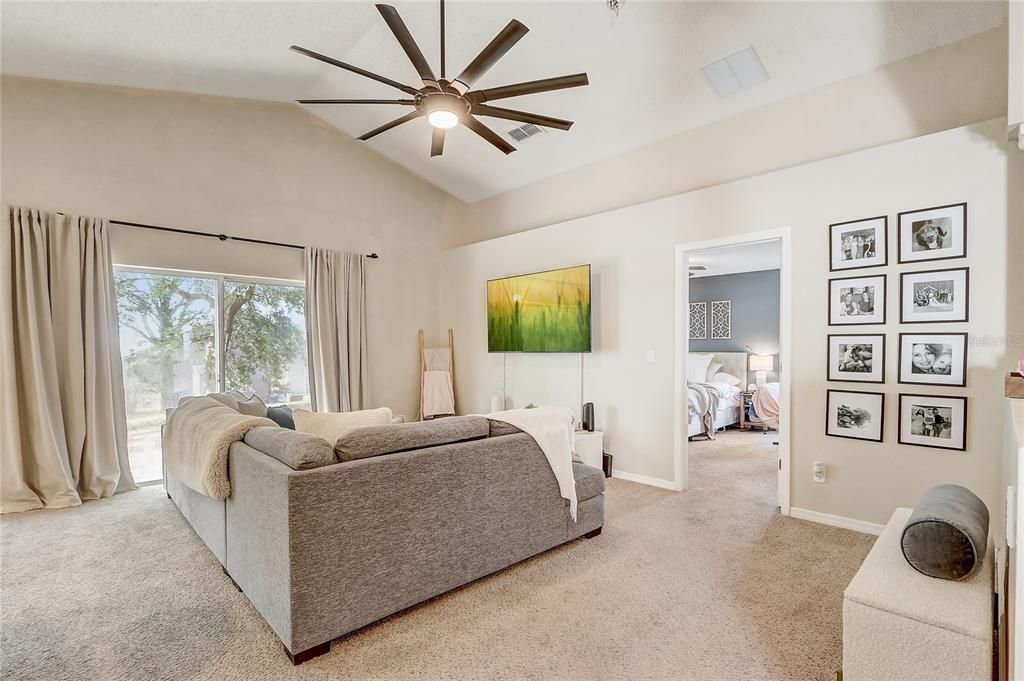 For Sale: $320,000 (4 beds, 2 baths, 1808 Square Feet)