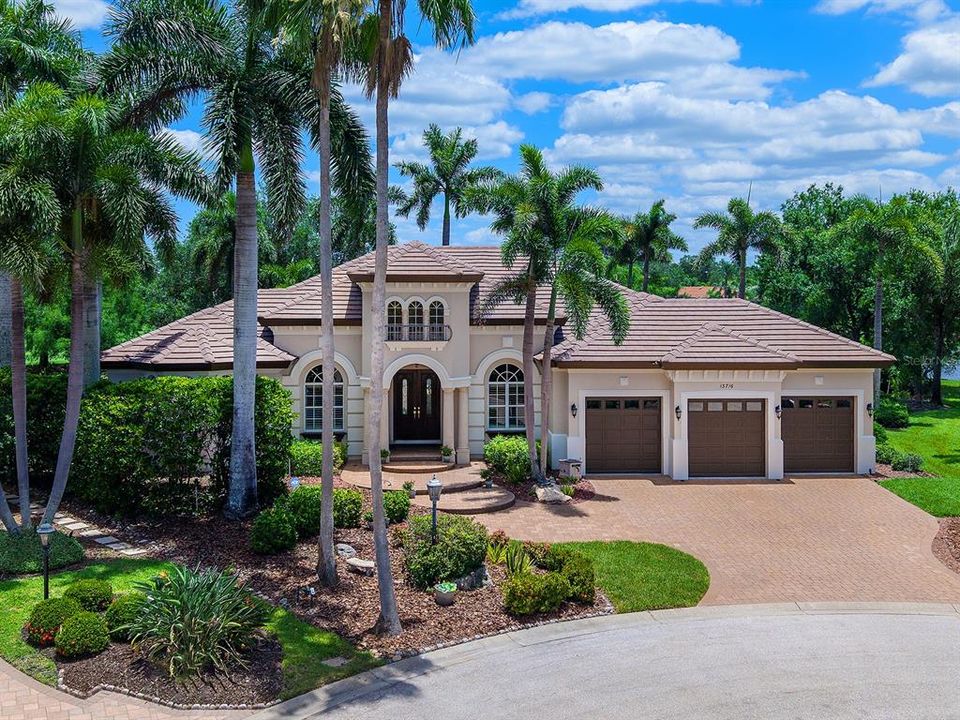 For Sale: $2,195,000 (3 beds, 3 baths, 3718 Square Feet)