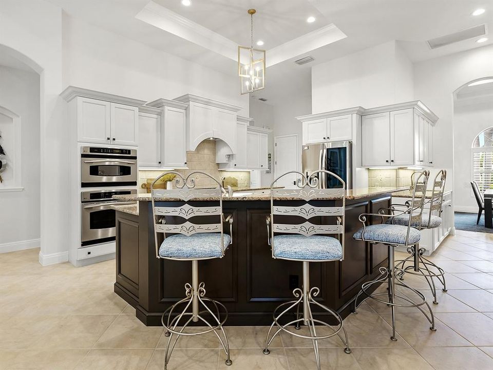 For Sale: $2,195,000 (3 beds, 3 baths, 3718 Square Feet)