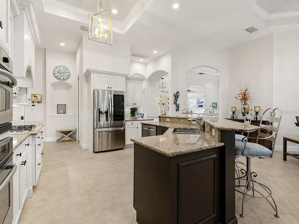 For Sale: $2,195,000 (3 beds, 3 baths, 3718 Square Feet)