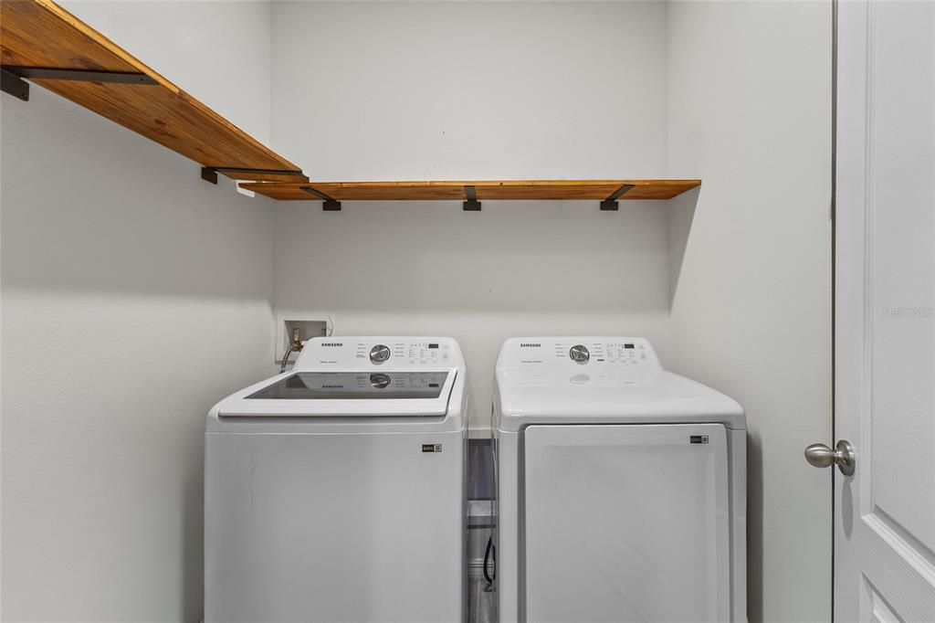 For Sale: $315,000 (3 beds, 2 baths, 1671 Square Feet)