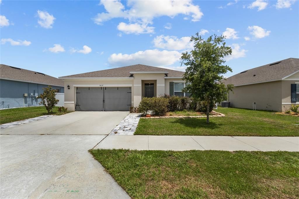 For Sale: $315,000 (3 beds, 2 baths, 1671 Square Feet)
