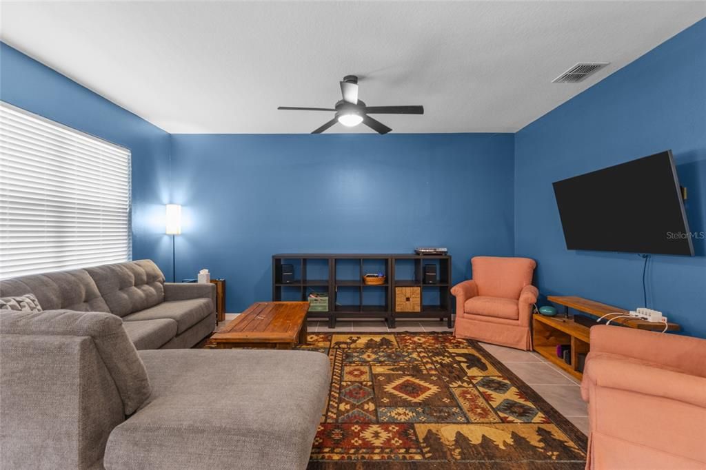 For Sale: $315,000 (3 beds, 2 baths, 1671 Square Feet)