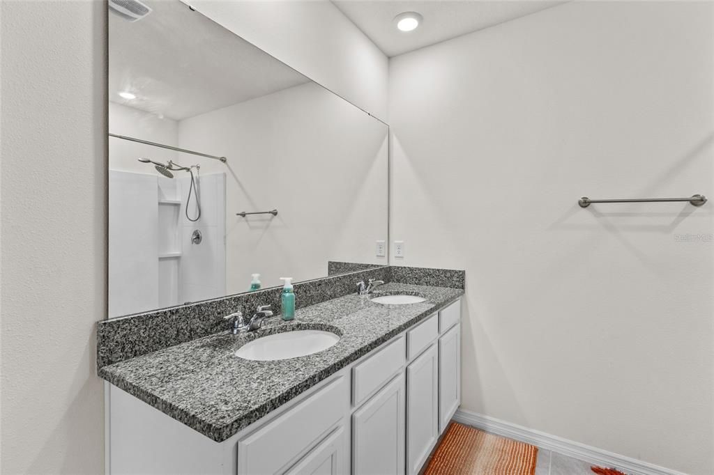 For Sale: $315,000 (3 beds, 2 baths, 1671 Square Feet)