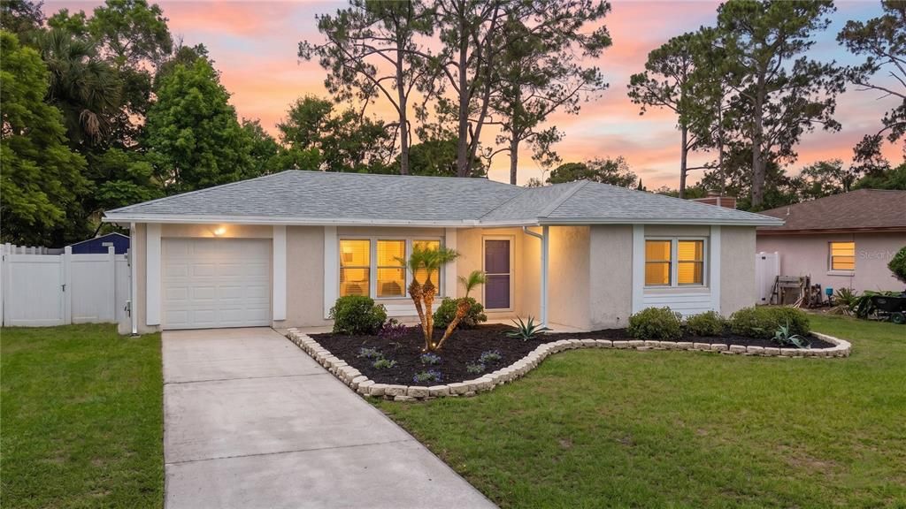 For Sale: $499,000 (3 beds, 2 baths, 1095 Square Feet)