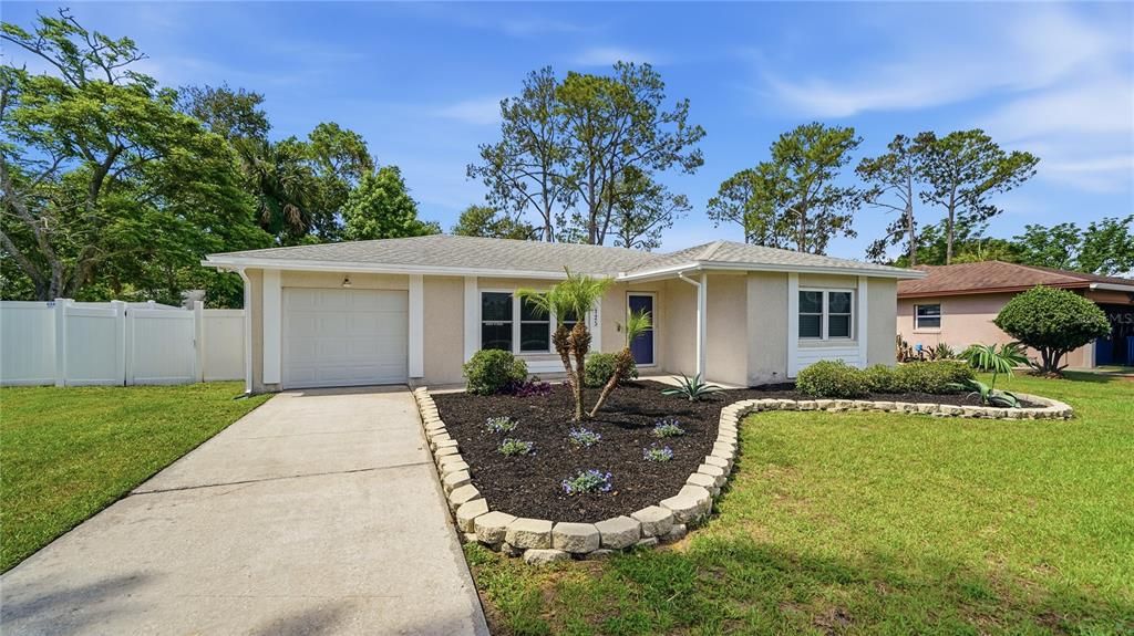 For Sale: $499,000 (3 beds, 2 baths, 1095 Square Feet)