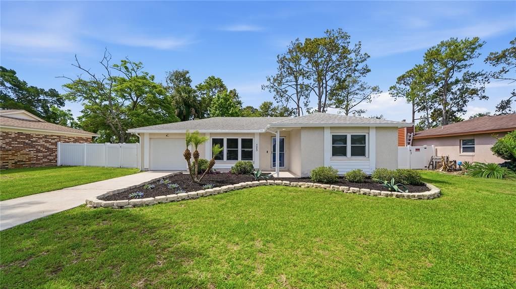 For Sale: $499,000 (3 beds, 2 baths, 1095 Square Feet)