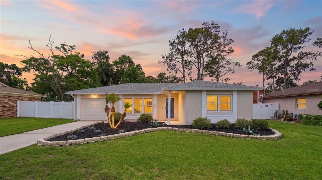 For Sale: $499,000 (3 beds, 2 baths, 1095 Square Feet)
