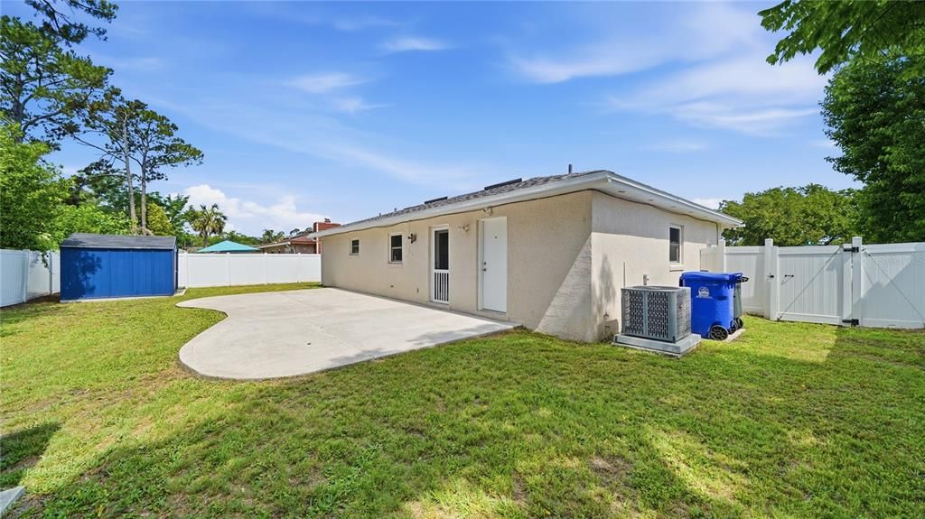 For Sale: $499,000 (3 beds, 2 baths, 1095 Square Feet)