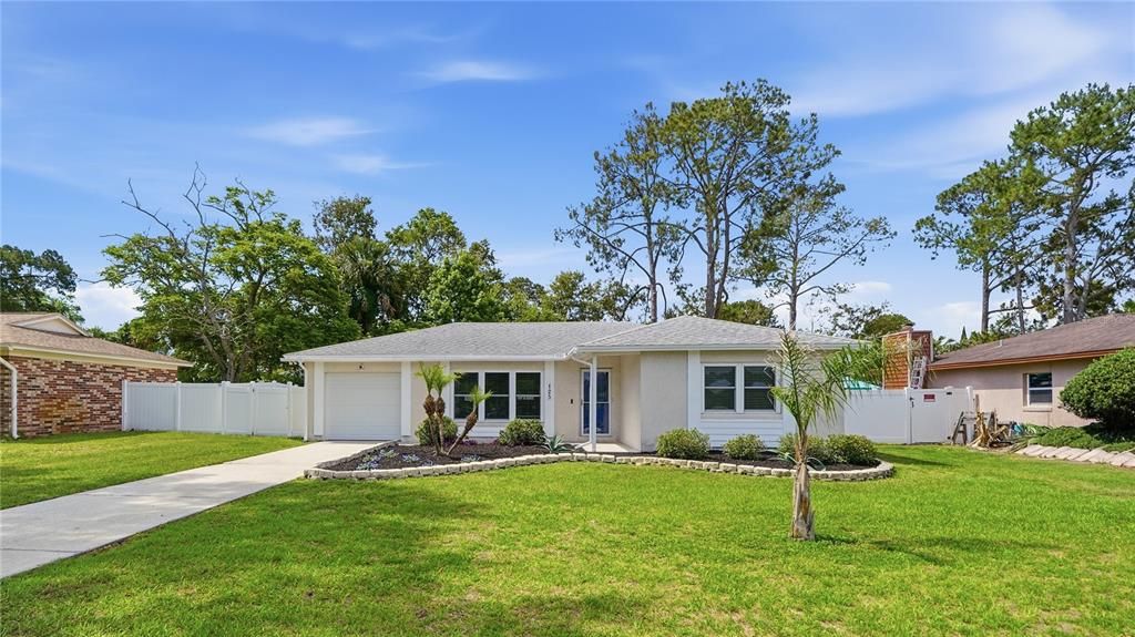 For Sale: $499,000 (3 beds, 2 baths, 1095 Square Feet)