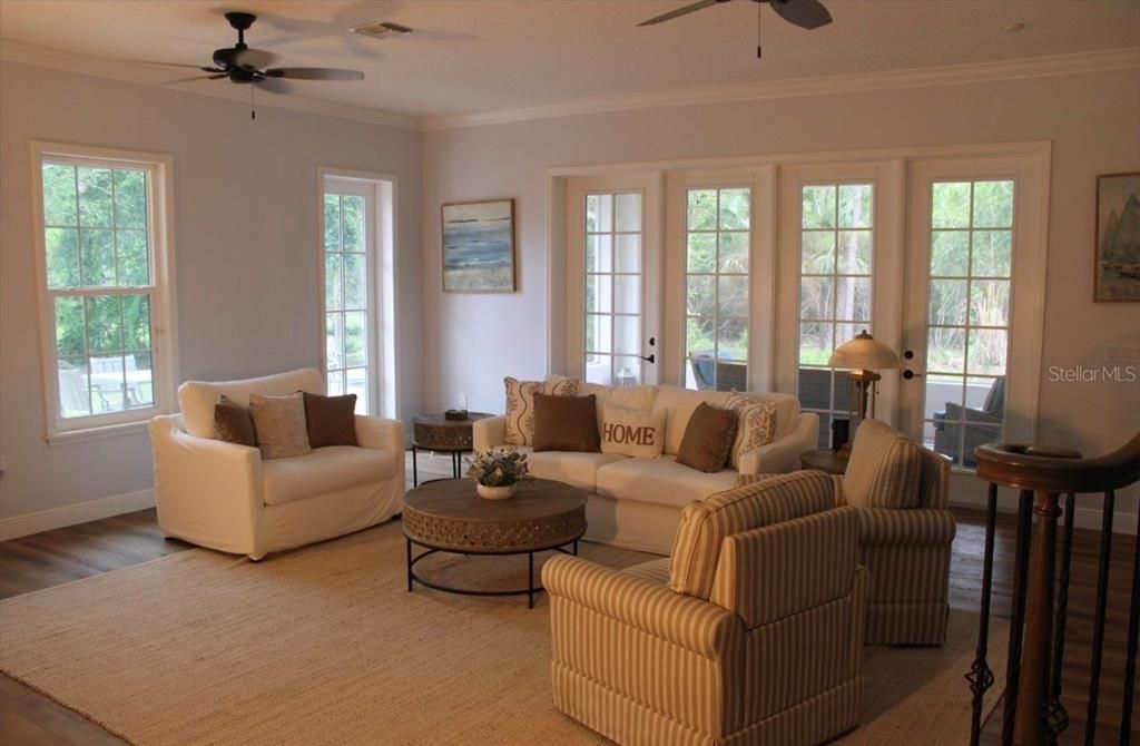 En Venta: $845,000 (4 camas, 3 baños, 3169 Pies cuadrados)