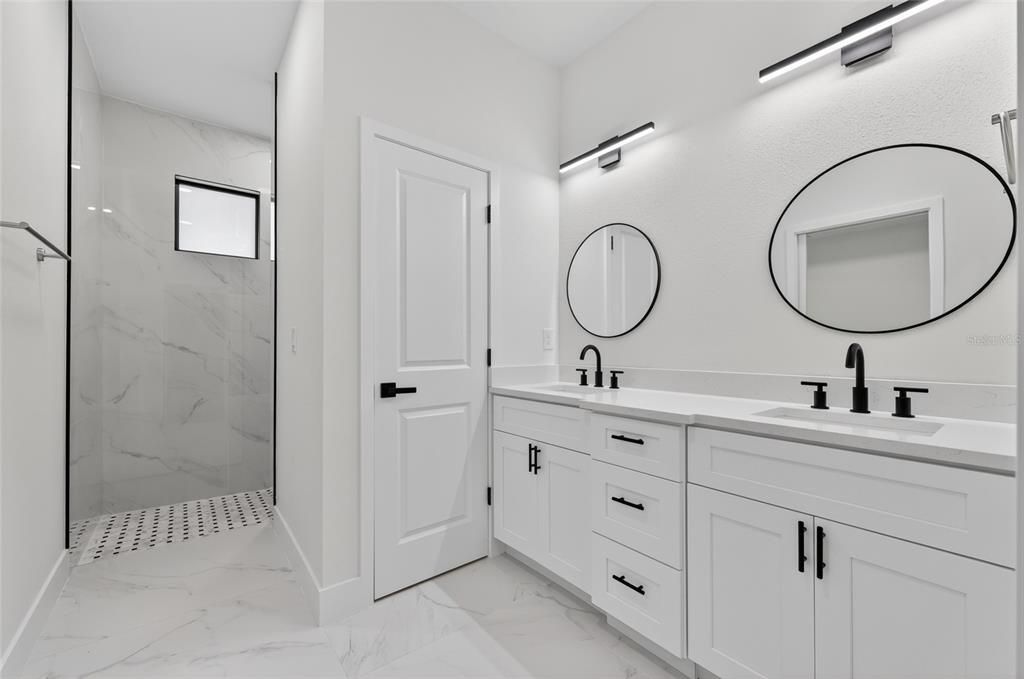 For Sale: $360,000 (3 beds, 2 baths, 1500 Square Feet)