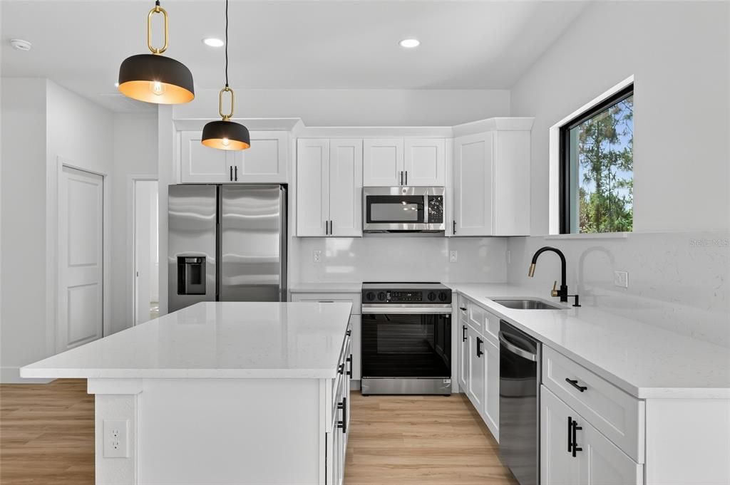 For Sale: $360,000 (3 beds, 2 baths, 1500 Square Feet)
