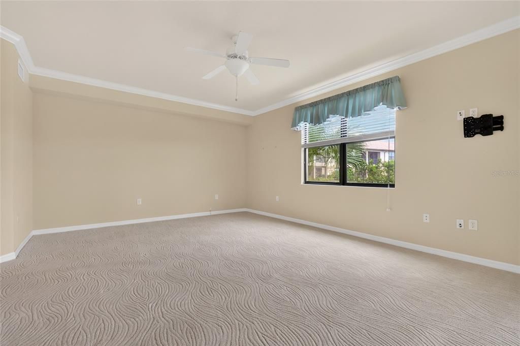 For Sale: $350,000 (3 beds, 2 baths, 1706 Square Feet)