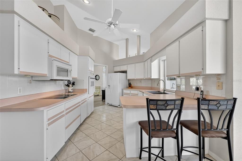 En Venta: $450,000 (3 camas, 2 baños, 2139 Pies cuadrados)