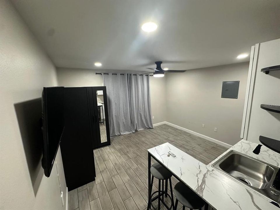 For Rent: $1,150 (1 beds, 1 baths, 500 Square Feet)