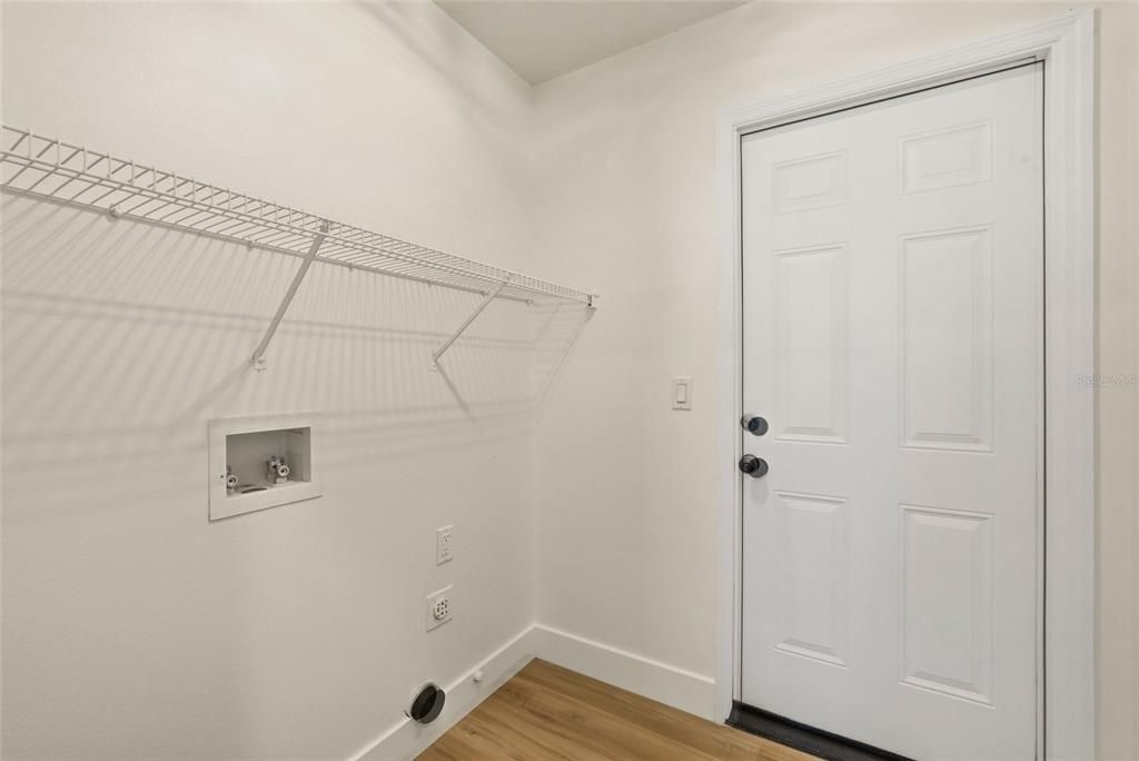 En Venta: $559,000 (4 camas, 2 baños, 2070 Pies cuadrados)
