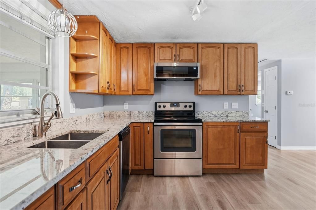 На продажу: $309,000 (3 спален, 2 ванн, 1472 Квадратных фут)