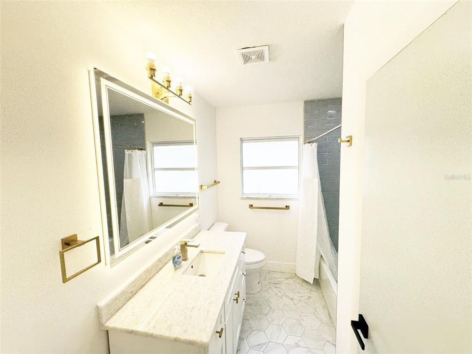 For Rent: $4,495 (4 beds, 2 baths, 1973 Square Feet)