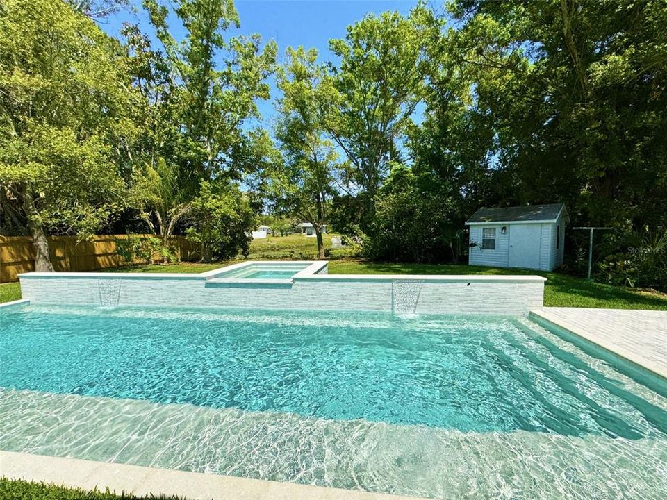 For Rent: $4,495 (4 beds, 2 baths, 1973 Square Feet)