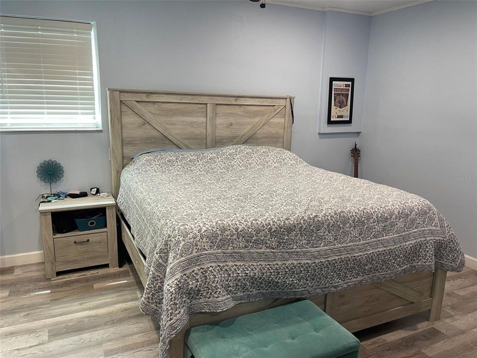 For Sale: $299,000 (2 beds, 1 baths, 1276 Square Feet)