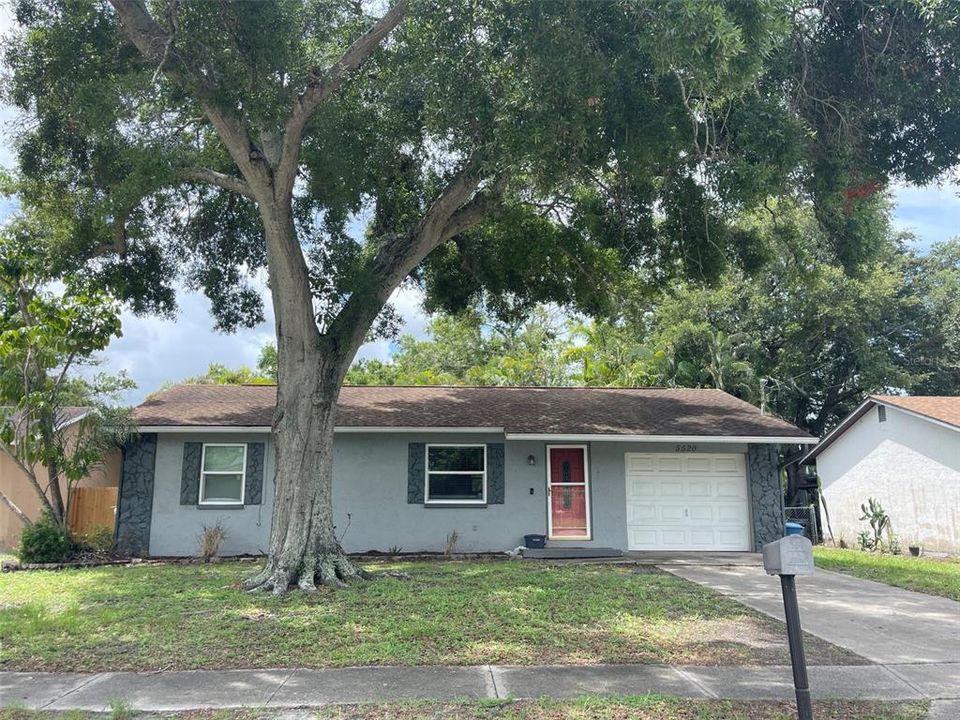 For Sale: $299,000 (2 beds, 1 baths, 1276 Square Feet)