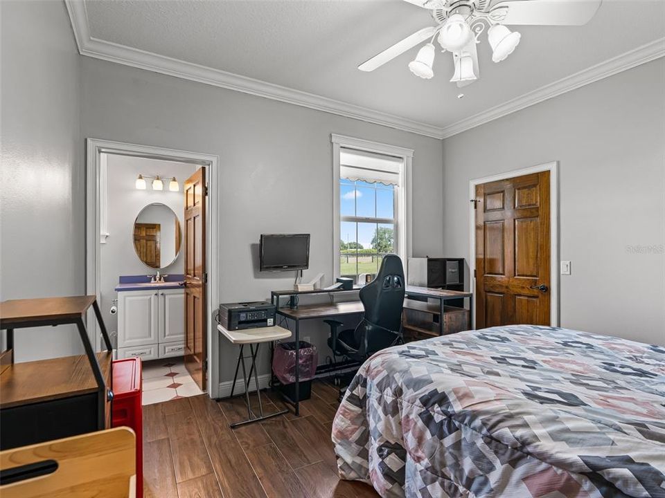 For Sale: $1,000,000 (3 beds, 3 baths, 3956 Square Feet)
