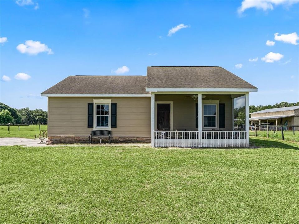 For Sale: $1,000,000 (3 beds, 3 baths, 3956 Square Feet)
