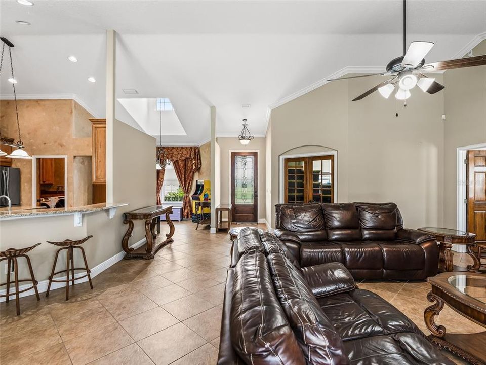 For Sale: $1,000,000 (3 beds, 3 baths, 3956 Square Feet)