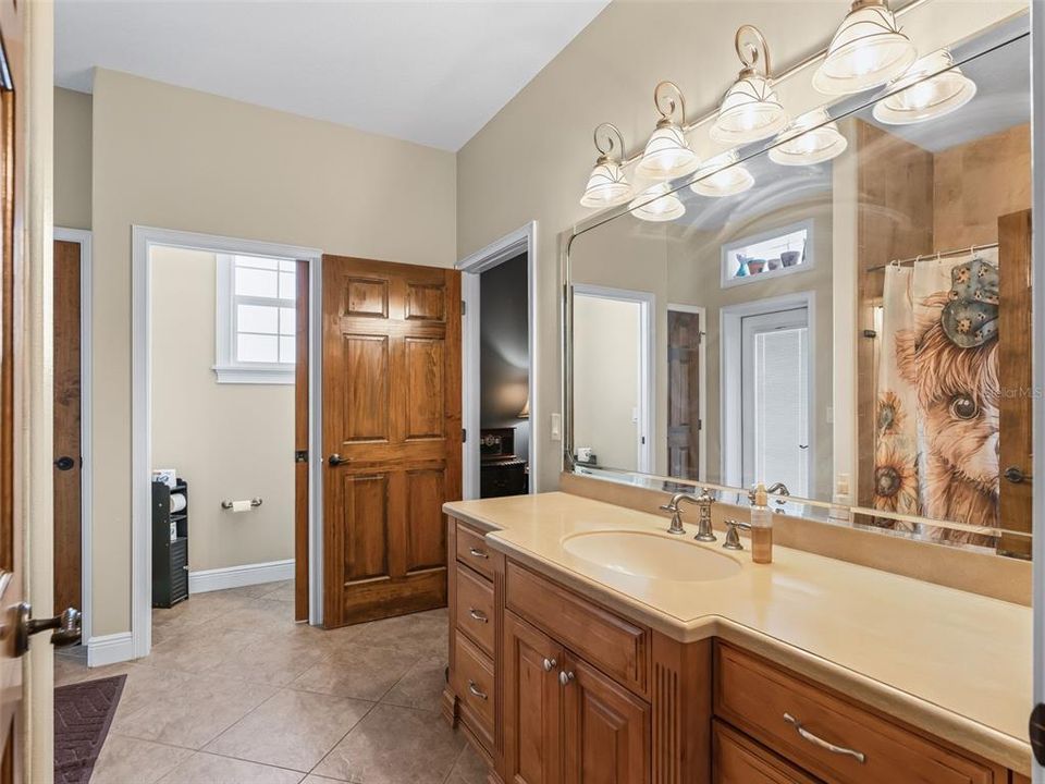 For Sale: $1,000,000 (3 beds, 3 baths, 3956 Square Feet)