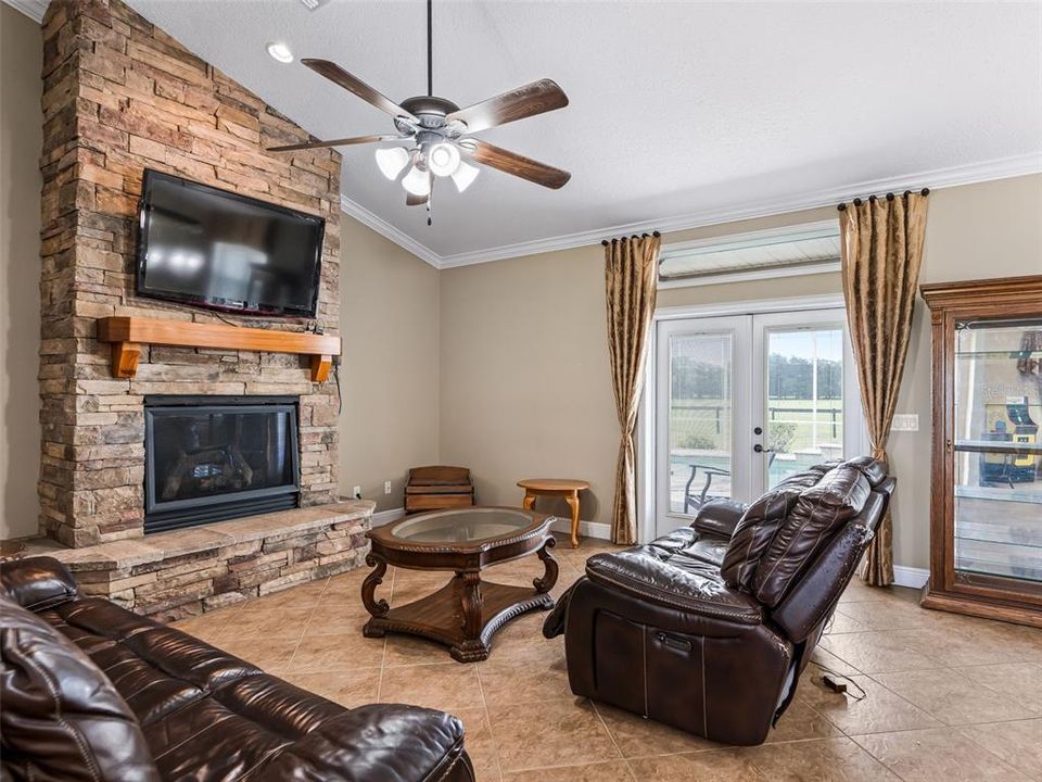 For Sale: $1,000,000 (3 beds, 3 baths, 3956 Square Feet)