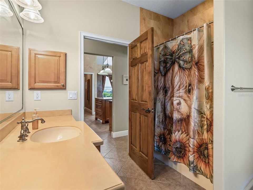 For Sale: $1,000,000 (3 beds, 3 baths, 3956 Square Feet)