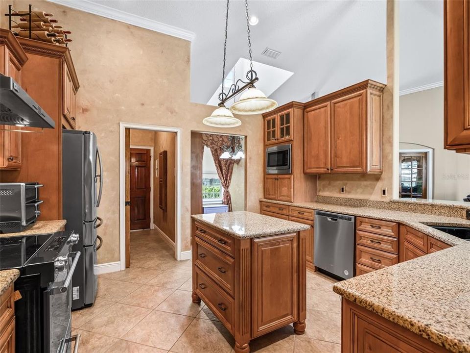 For Sale: $1,000,000 (3 beds, 3 baths, 3956 Square Feet)